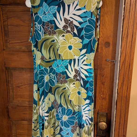 Croft & Barrow Blue and Green Sleeveless Maxi Sundress - Picture 7 of 9